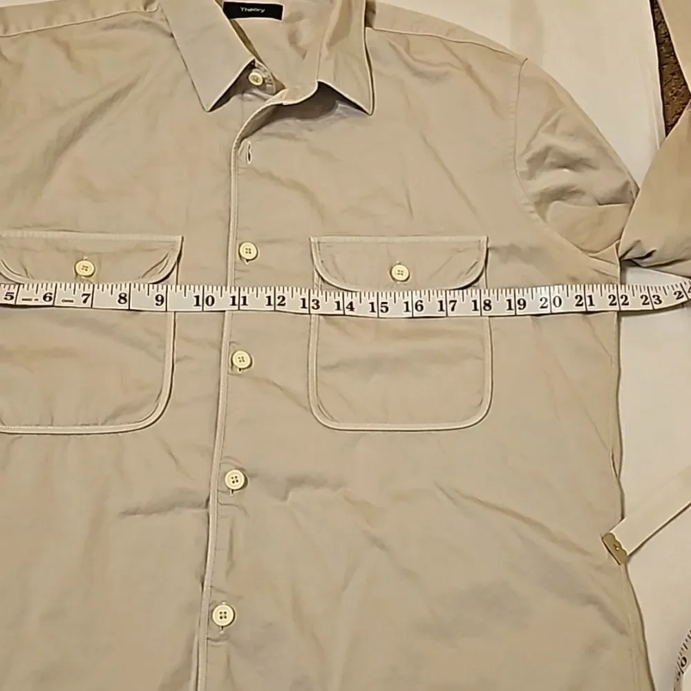 THEORY BUTTON DOWN SHIRT SIZE MEDIUM‎